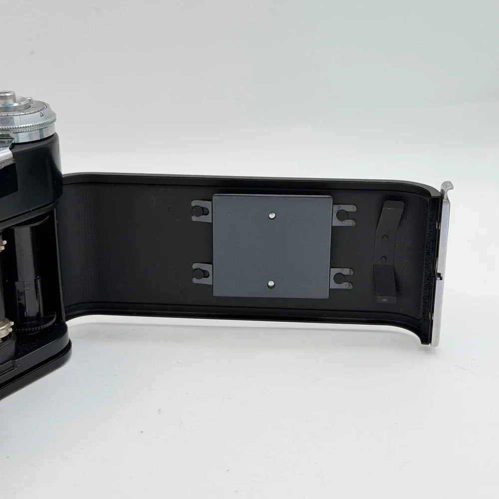 Zenit-E 35mm Film SLR Camera Body Black Soviet USSR M42 Mount Vintage 73017900